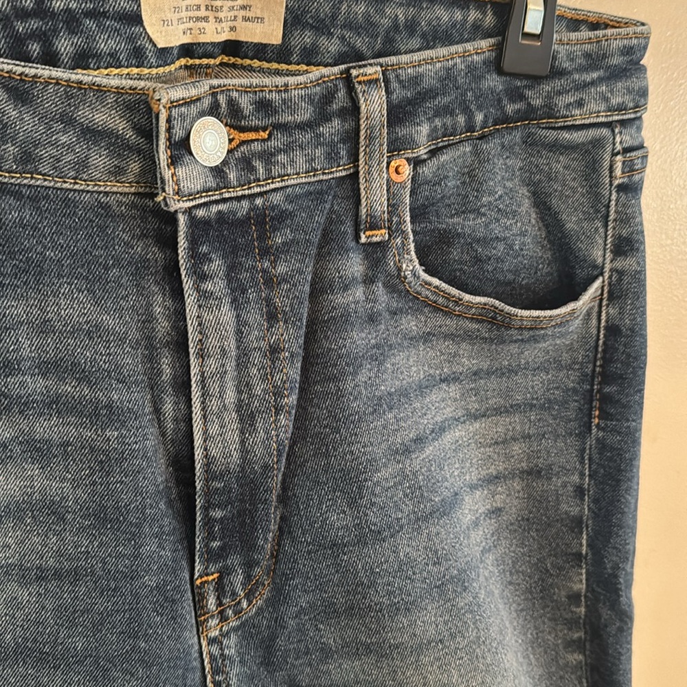 LEVI’s 721 HIGH RISE SKINNY RIPPED JEANS - Picture 4 of 6